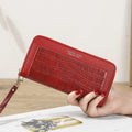Cartera clutch patrón de cocodrilo