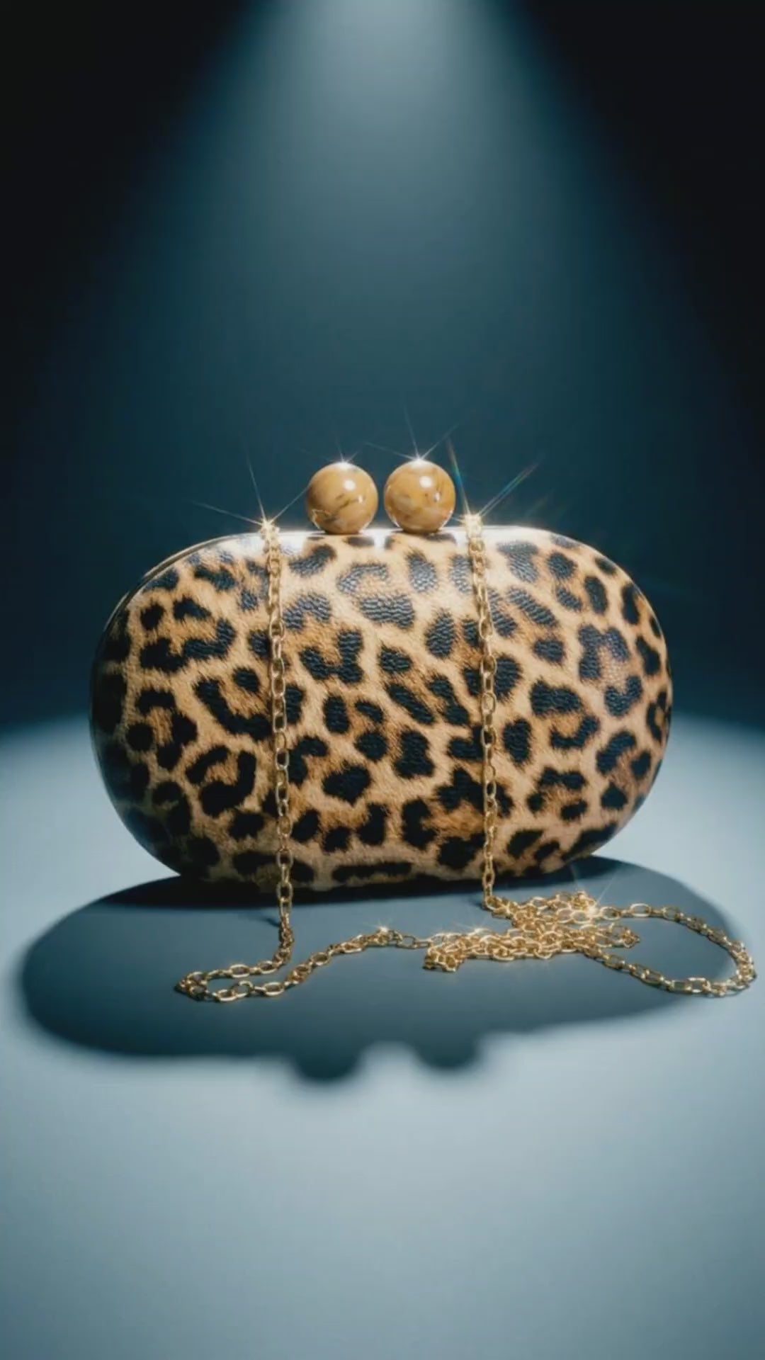 Ovale Leopardenhandtasche