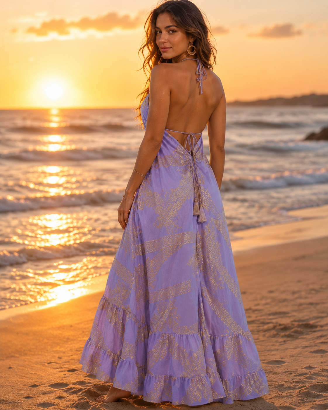 Lila-farbenes Bohème-Kleid mit Golddruck